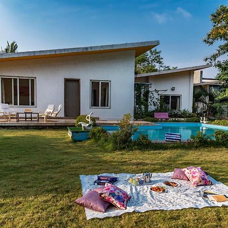 לונבלה Saffronstays Roselle, Malavli - Pet-Friendly Pool Villa With Modern Interiors מראה חיצוני תמונה