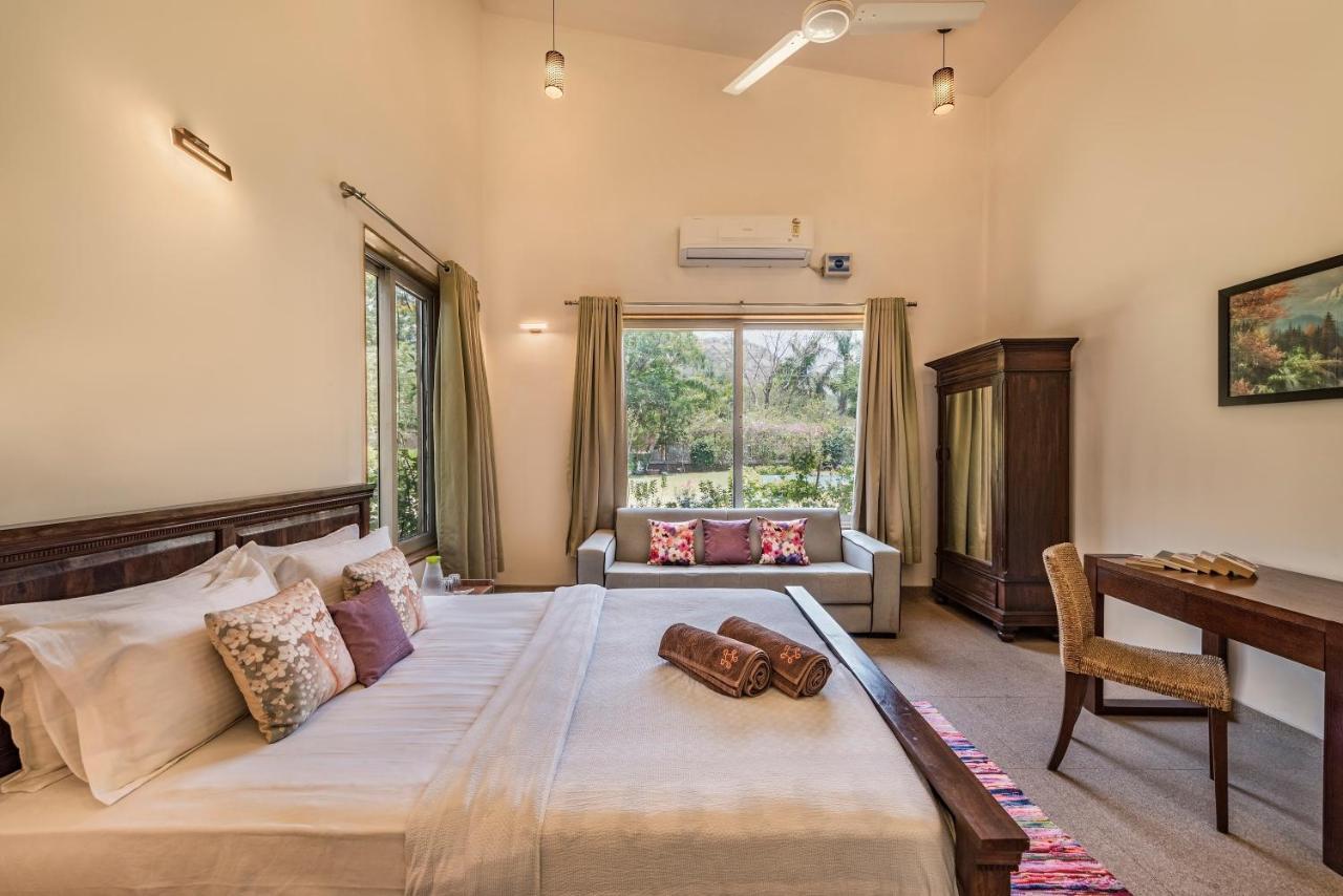 לונבלה Saffronstays Roselle, Malavli - Pet-Friendly Pool Villa With Modern Interiors מראה חיצוני תמונה